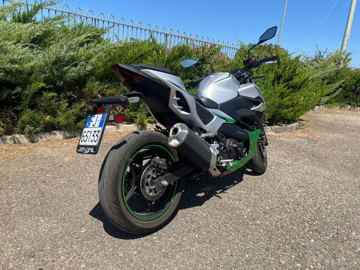 Kawasaki Z7 Hybrid (2024 - 26) (5)