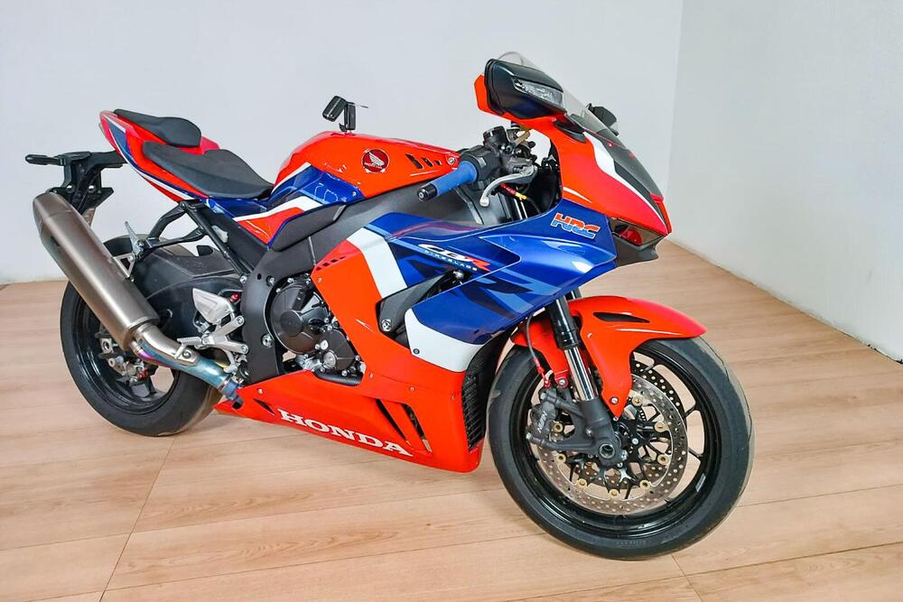 Honda CBR 1000 RR-R Fireblade (2020 - 21) (2)