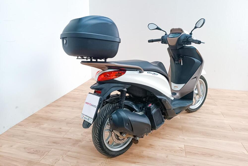 Piaggio Liberty 125 i-get ABS (2016) (3)