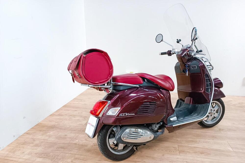 Vespa GTV 300 Vie della Moda (2011 - 14) (3)