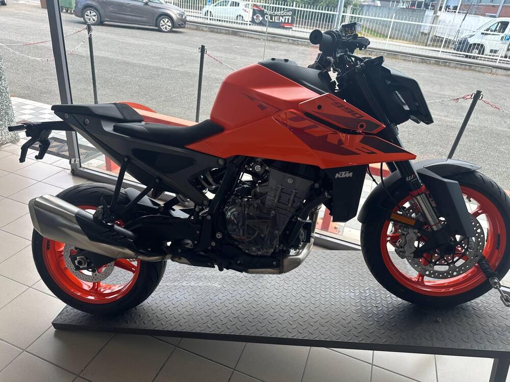 KTM 990 Duke (2024) (2)