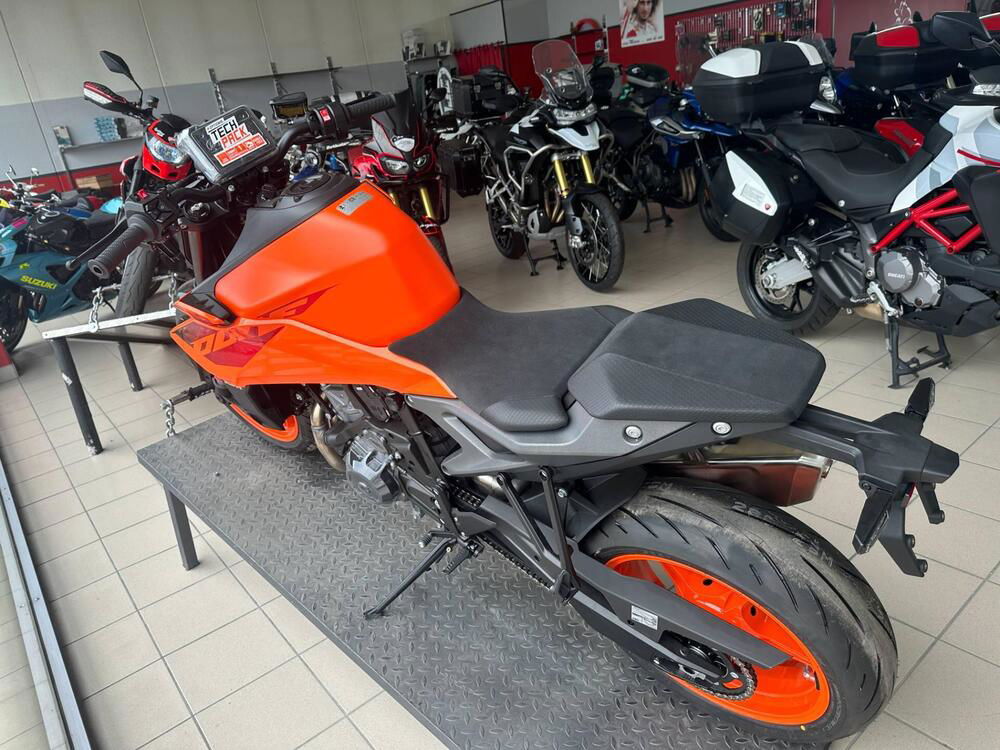 KTM 990 Duke (2024) (3)