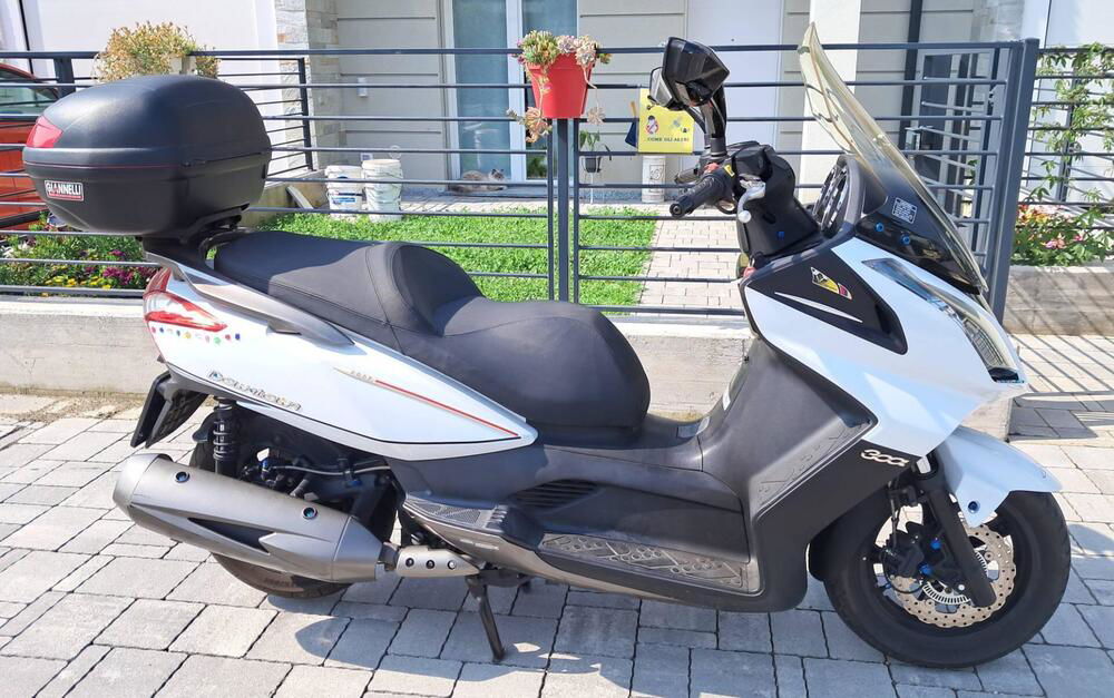 Kymco Downtown 300i ABS (2009 - 17) (2)