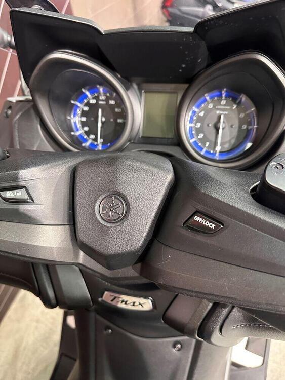 Yamaha T-Max 560 (2020 - 21) (3)