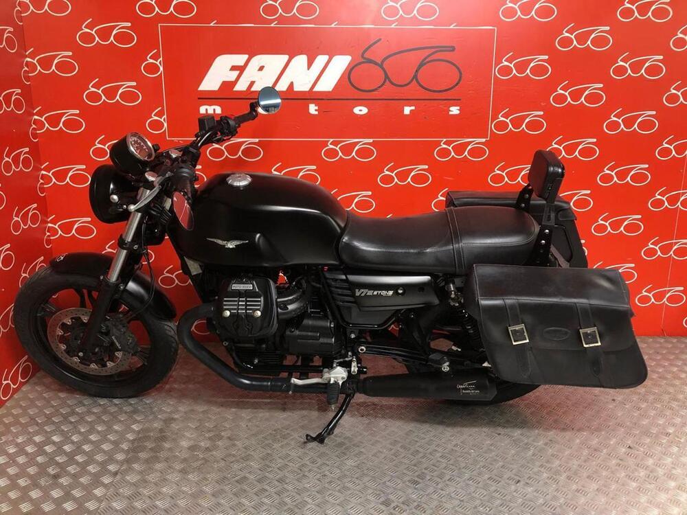 Moto Guzzi V7 III Stone (2017 - 20) (3)