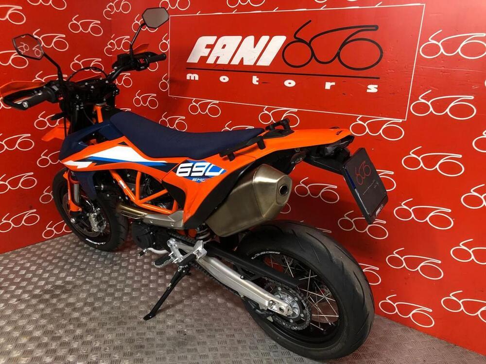 KTM 690 SMC R (2023 - 24) (4)