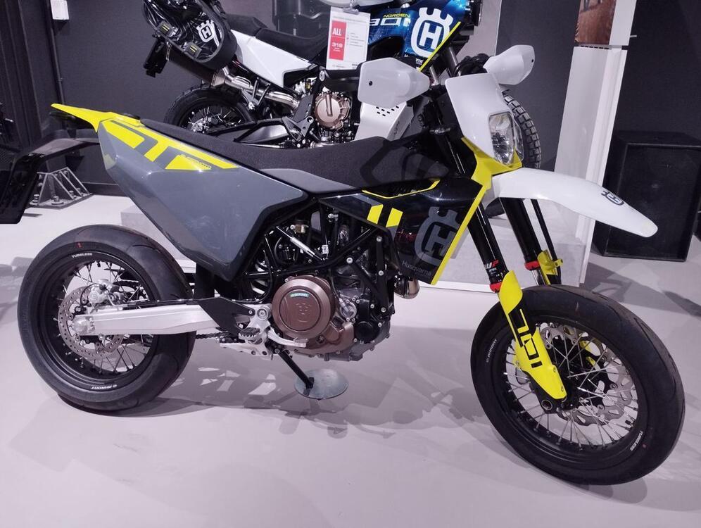 Husqvarna 701 Supermoto (2023 - 24)