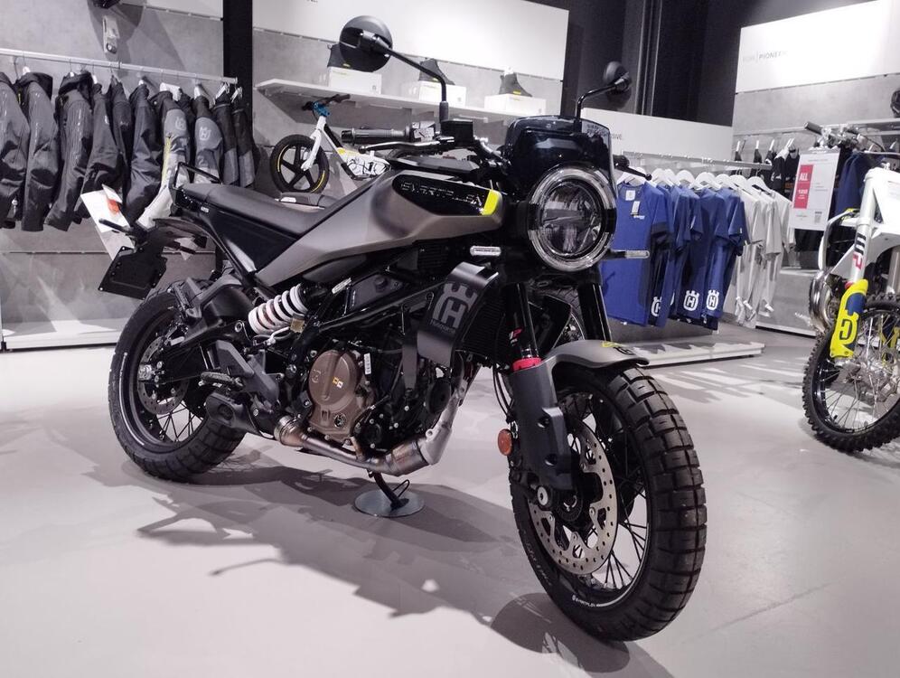 Husqvarna Svartpilen 125 (2024) (2)