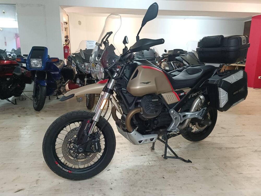 Moto Guzzi V85 TT Travel (2020) (3)