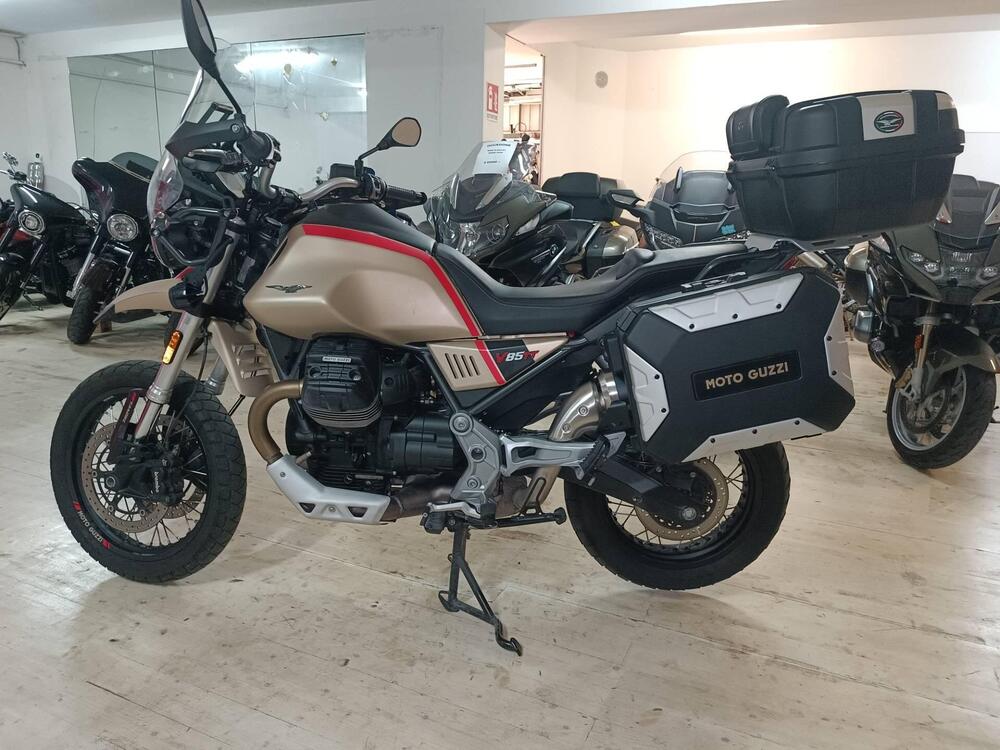 Moto Guzzi V85 TT Travel (2020) (4)