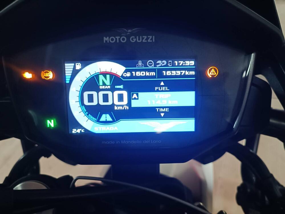 Moto Guzzi V85 TT Travel (2020) (5)