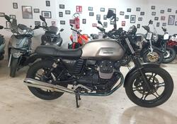 Moto Guzzi V7 II Stone (2015 - 17) usata