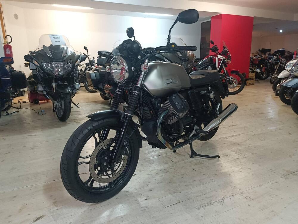 Moto Guzzi V7 II Stone (2015 - 17) (3)