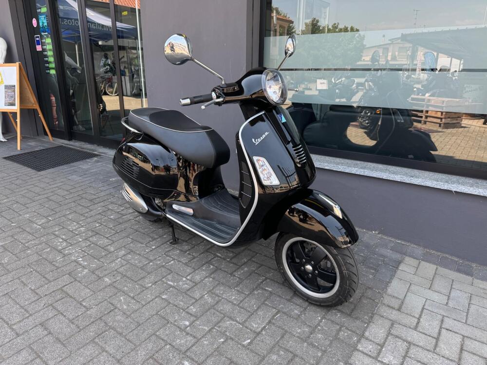 Vespa GTS 300 Super ABS (2014 - 16) (2)