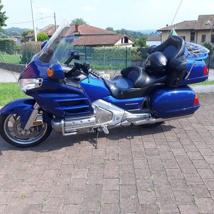 Honda GL 1800 Gold Wing (2000 - 05) (2)