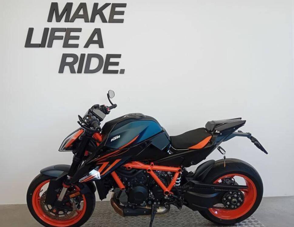 KTM 1290 Super Duke R (2022 - 23) (2)