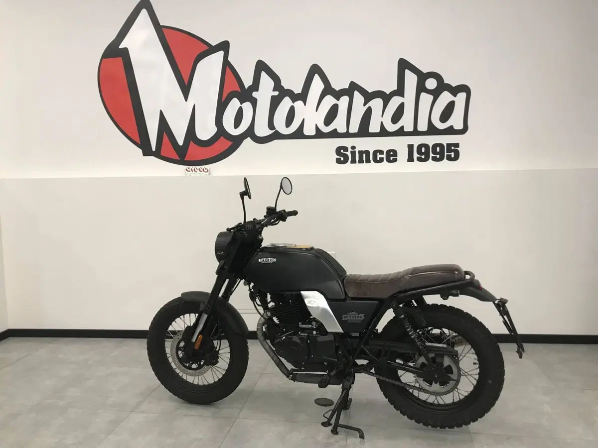 Brixton Motorcycles Felsberg 250 (2021 - 25) (2)