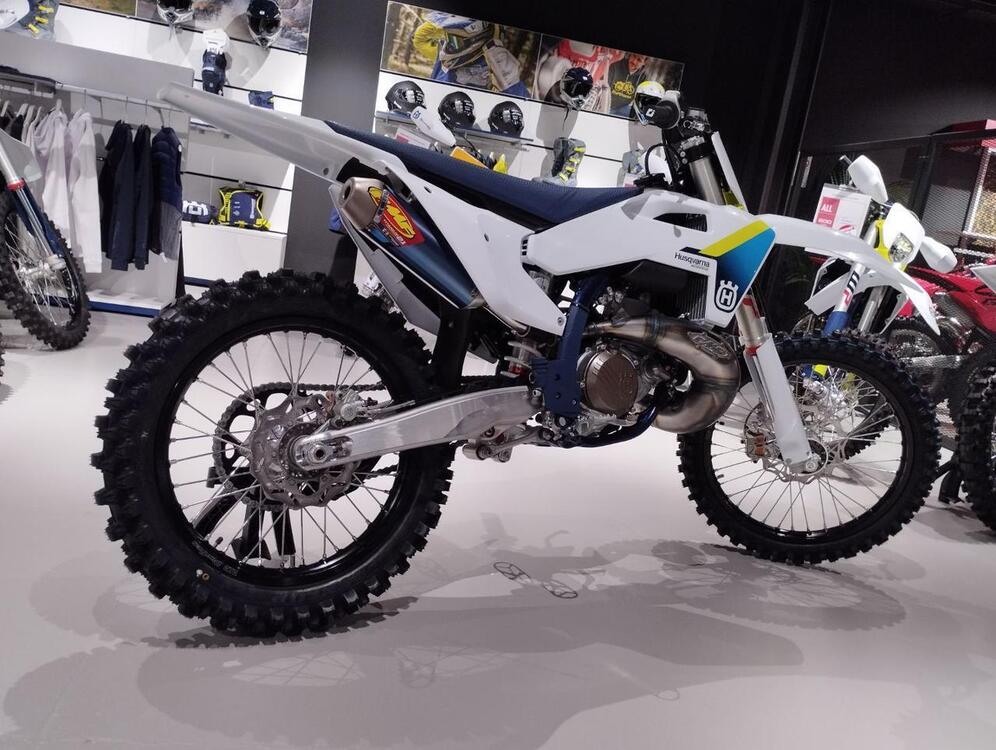 Husqvarna TC 250 (2025) (4)