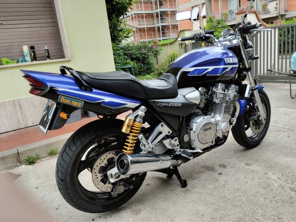 Yamaha XJR 1300 SP (1999 - 04) (2)