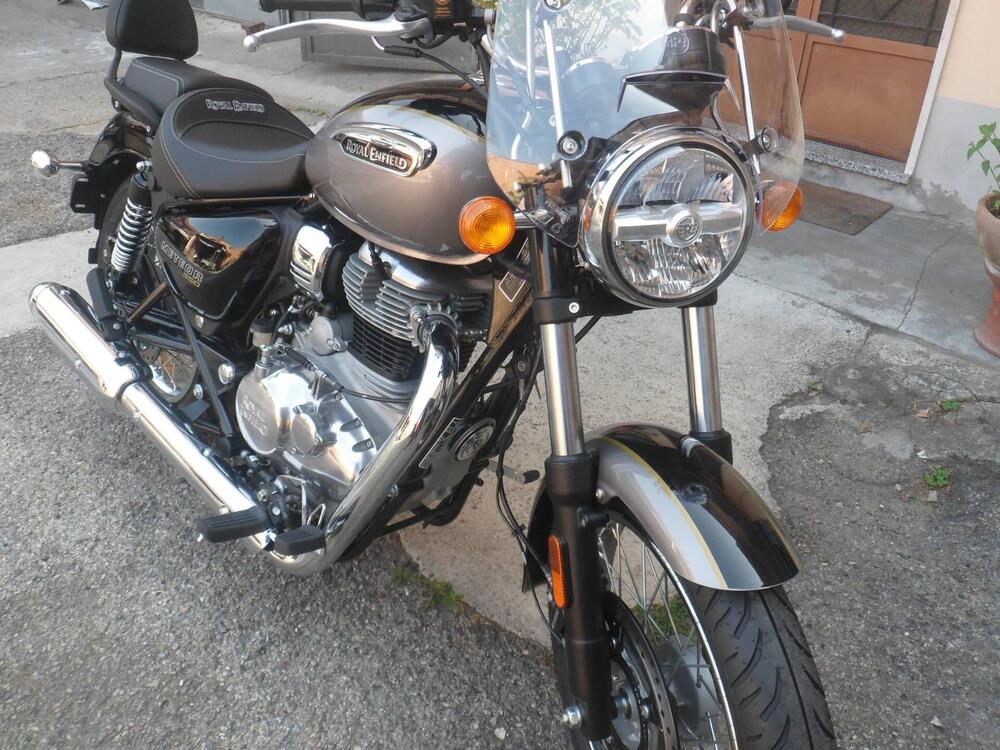 Royal Enfield Meteor 350 Aurora (2024) (2)