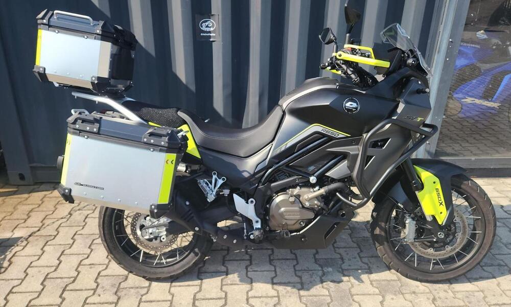 QJ Motor SVT 650 X (2024)