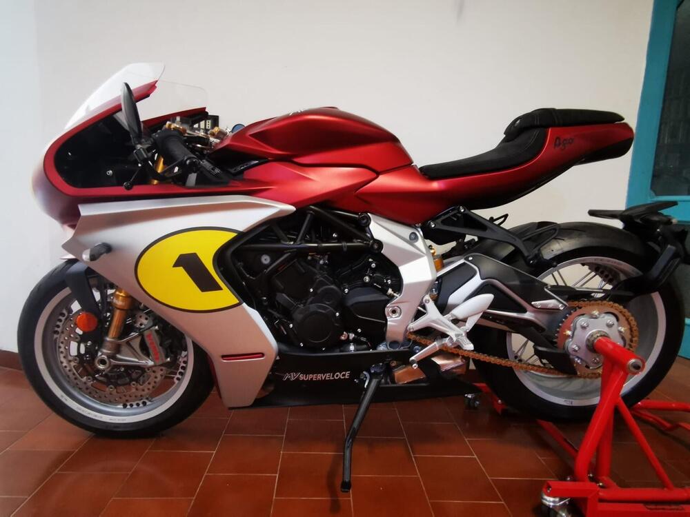 MV Agusta Superveloce 800 Ago (2021 - 23) (3)