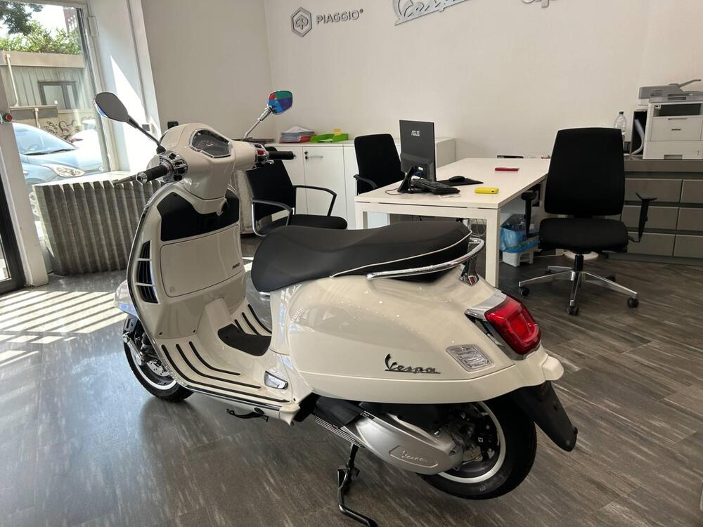 Vespa GTS 300 Super (2023 - 24) (3)