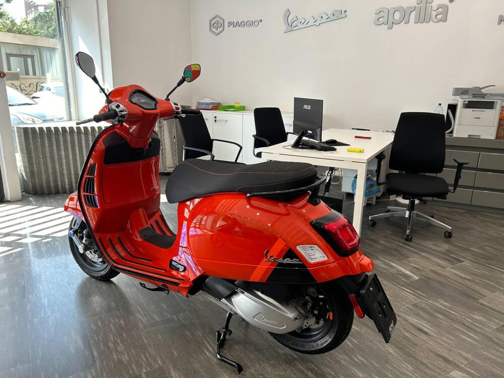 Vespa GTS 300 Super Sport (2023 - 24) (2)