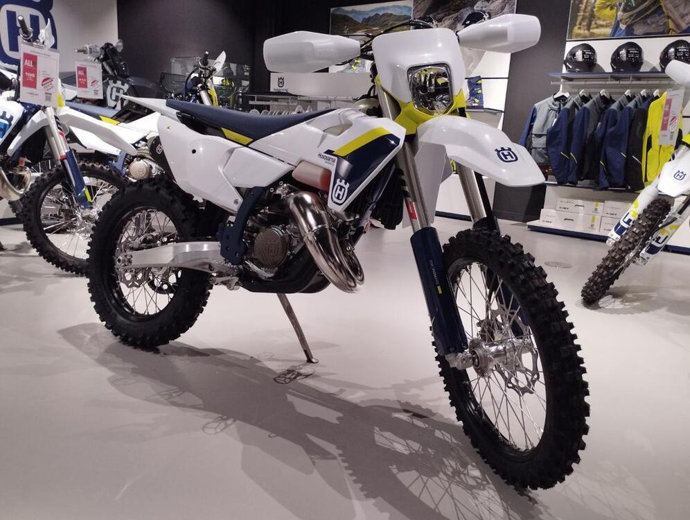 Husqvarna TE 125 (2025) (2)