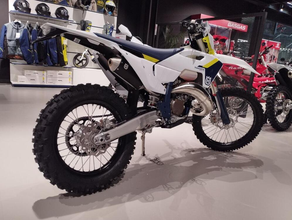 Husqvarna TE 125 (2025) (4)