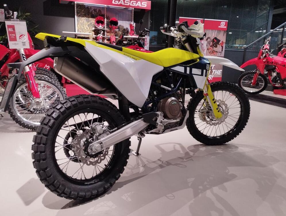 Husqvarna 701 Enduro (2023 - 24) (4)