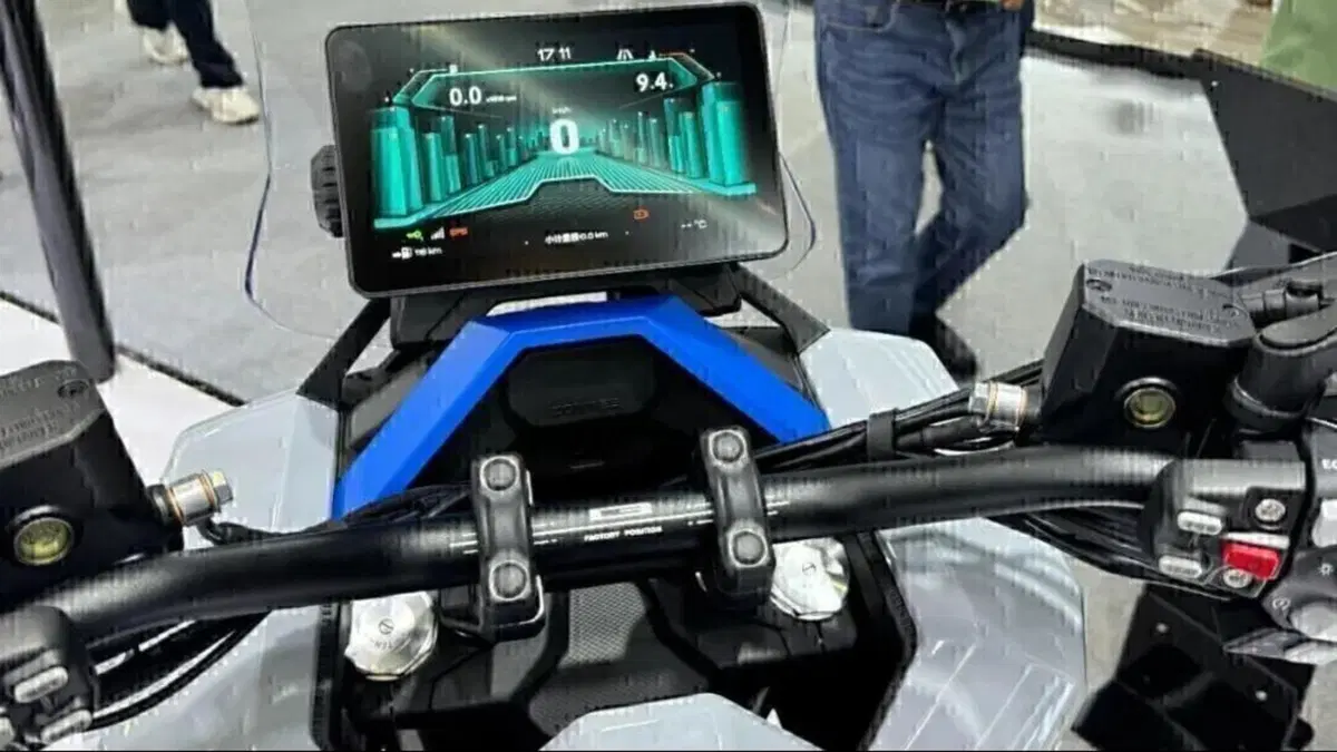 Zontes 368G ADV, Scooter adventure con radar e telecamere (3)