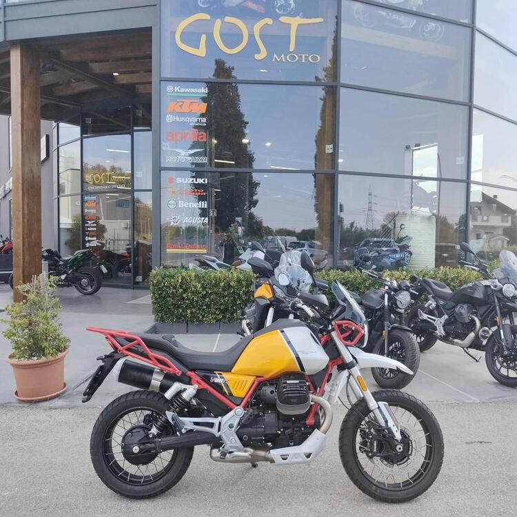 Moto Guzzi V85 TT Evocative Graphics (2021 - 23)