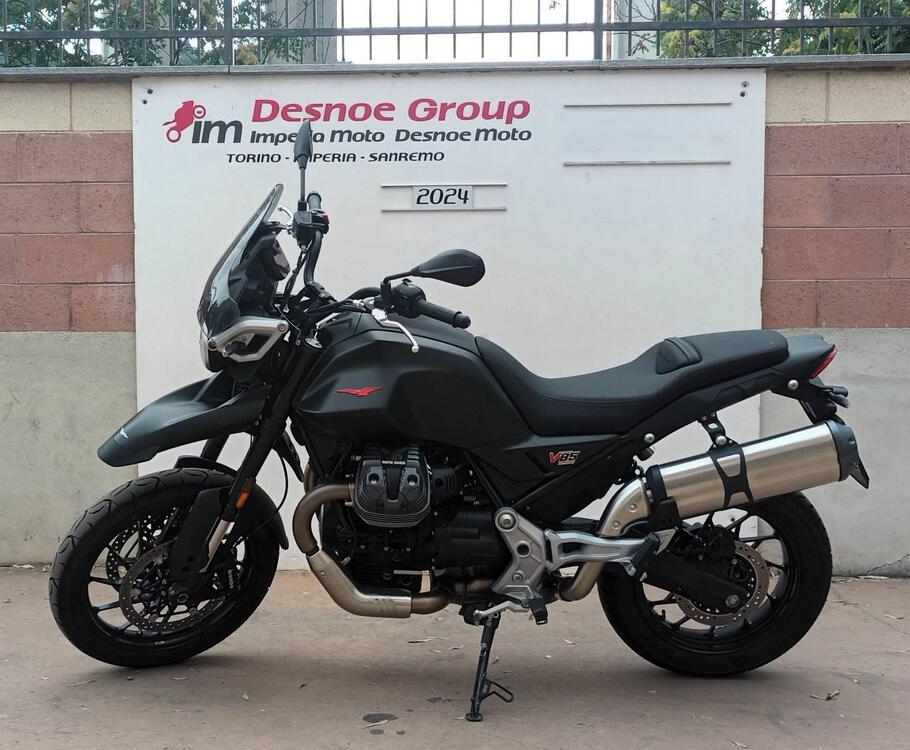 Moto Guzzi V85 Strada (2024) (2)