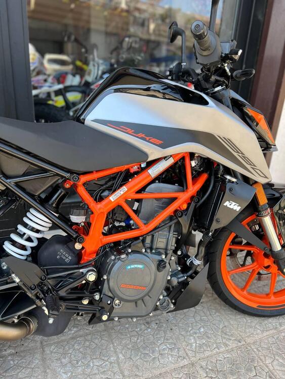 KTM 390 Duke (2021 - 23) (4)