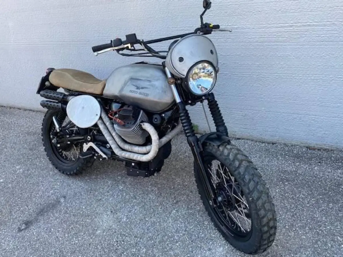 Moto Guzzi V7 Stone (2012 - 15) (2)