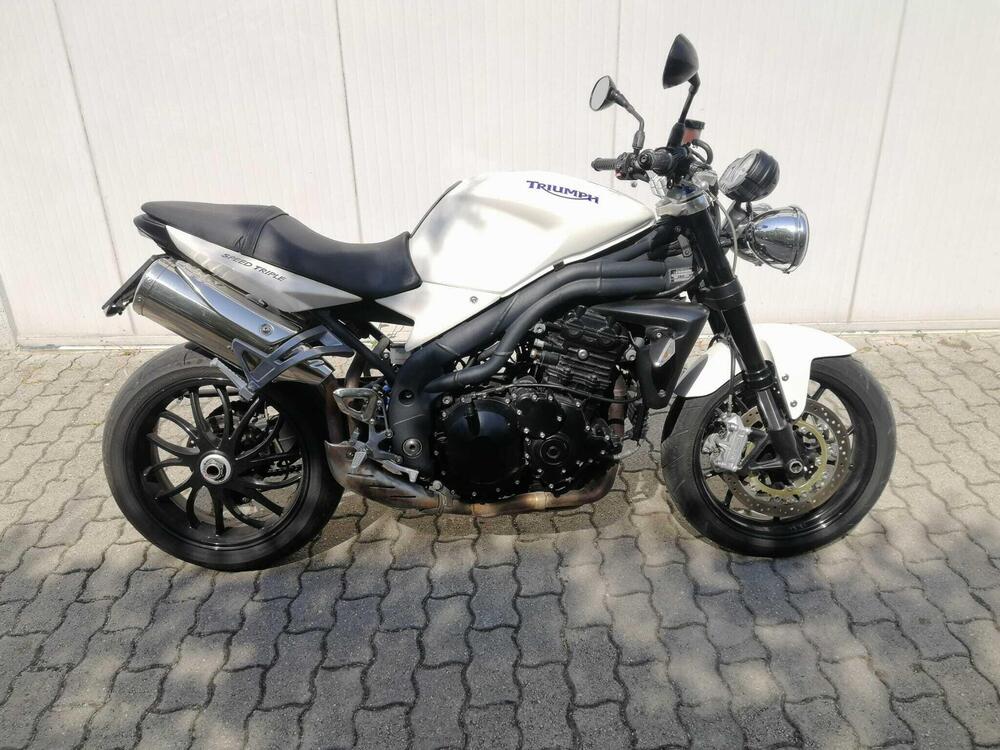 Triumph Speed Triple 1050 (2005 - 11) (2)