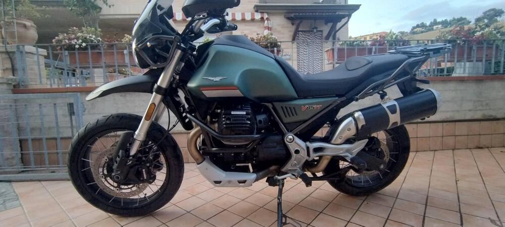 Moto Guzzi V85 TT (2021 - 23)