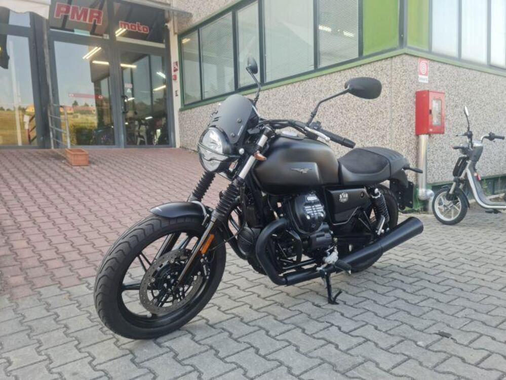 Moto Guzzi V7 Stone (2021 - 24)