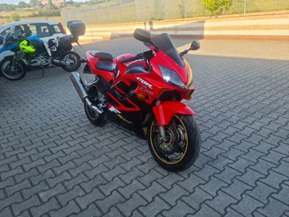 Honda CBR 600 F Sport Rossi Replica (2001 - 02) (2)