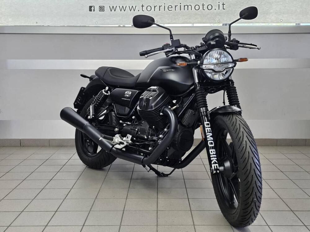 Moto Guzzi V7 Stone (2021 - 24)