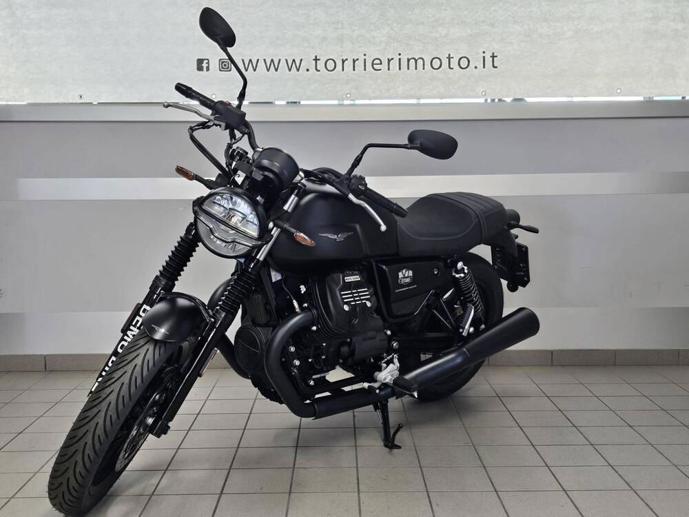 Moto Guzzi V7 Stone (2021 - 24) (2)