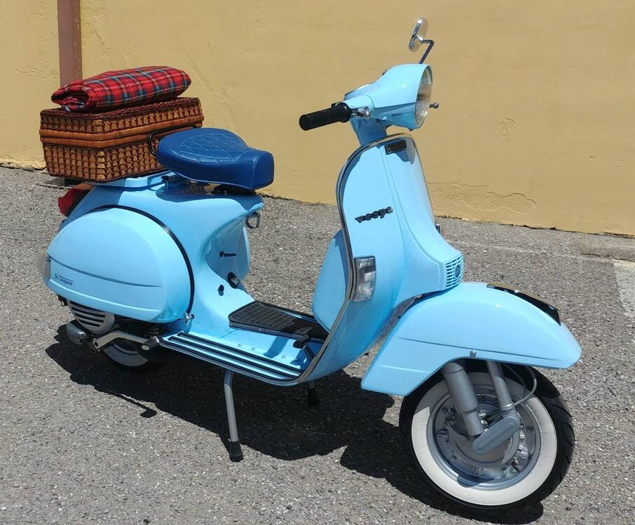 Piaggio VESPA 200 E (4)