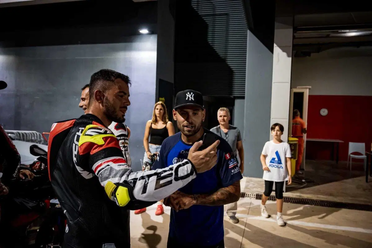 Guidare una M 1000 RR a Misano di notte è una cosa da pazzi. E noi l'abbiamo fatto! Ecco cosa provano i piloti alla Racing Night [GALLERY] (5)