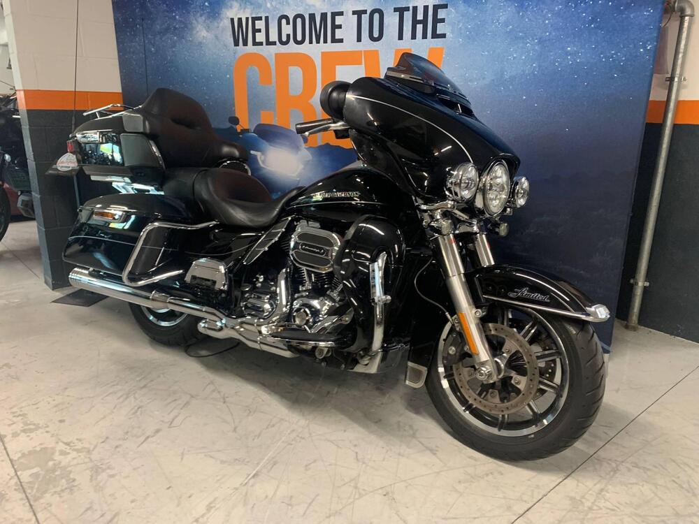 Harley-Davidson 1690 Electra Glide Ultra Limited (2016) - FLHTK (2)