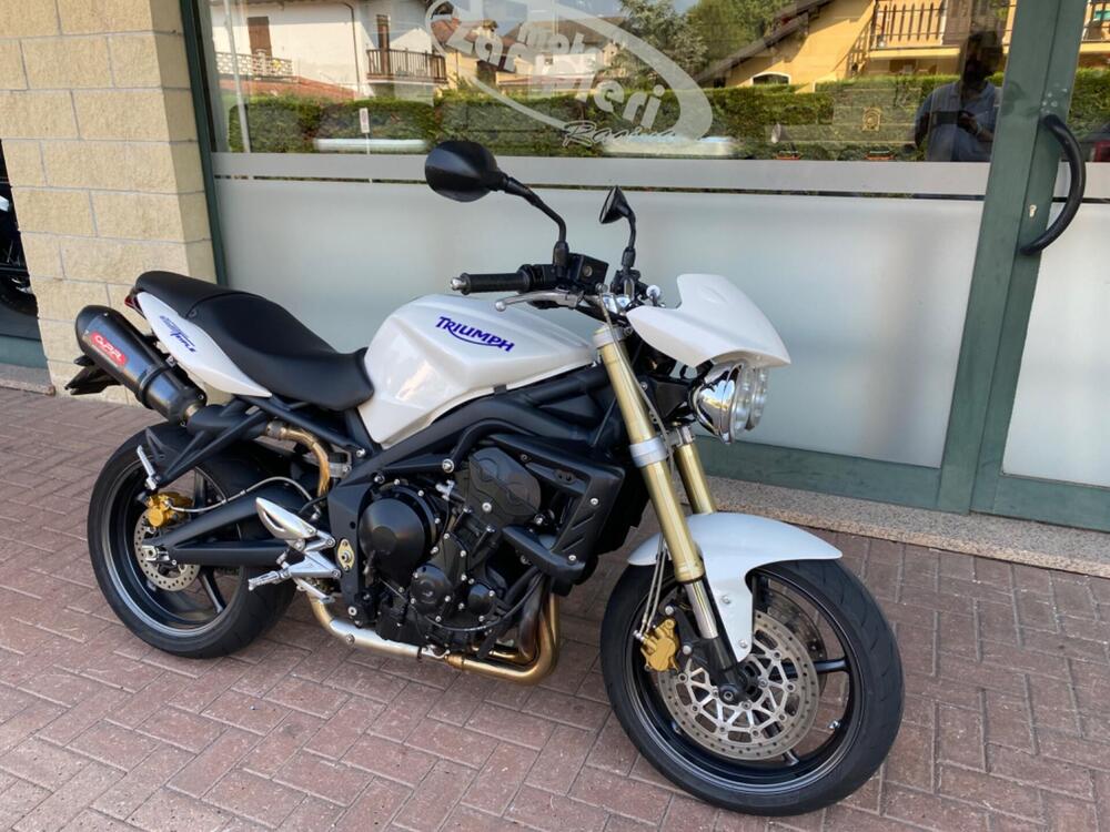 Triumph Speed Triple 1050 (2005 - 11) (2)