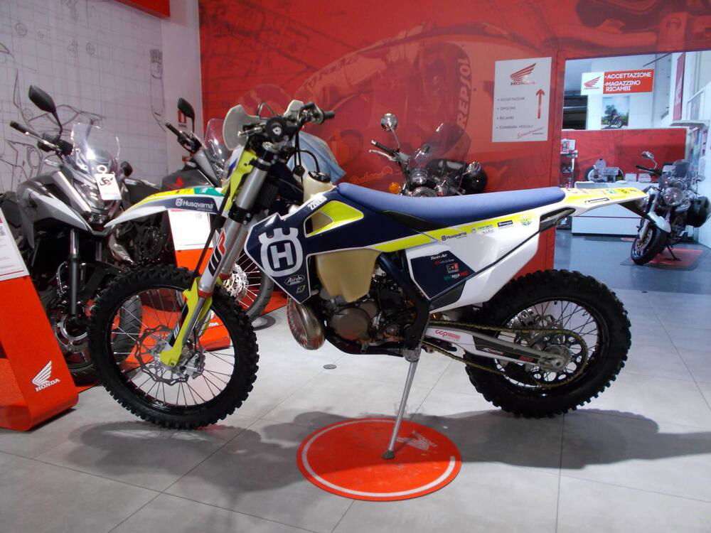 Husqvarna TE 300i (2020) (3)