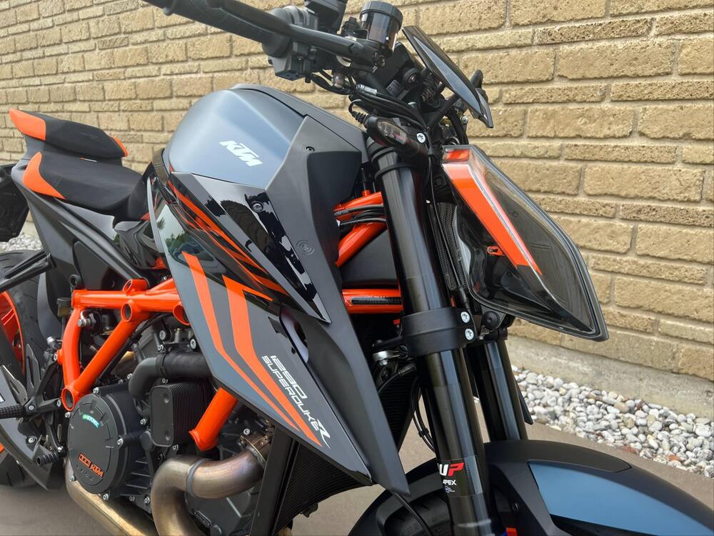 KTM 1290 Super Duke R Evo (2022 - 23) (3)