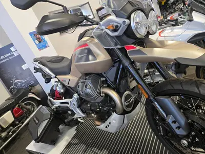 Moto Guzzi V85 TT Travel (2024 - 26) nuova