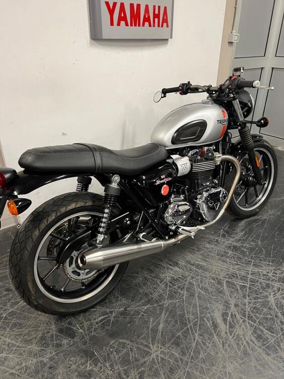 Triumph Street Twin 900 (2016) (4)